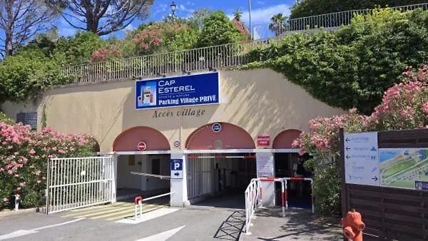 Le Jardin Du Cap Esterel Fh007 , Piscine Chauffee A Partir Du 05 Avril,Parc Aquatique,Animations Restaurants,Boutiques, Activites Sportives Saint-Raphael  Saint-Raphael (Var)
